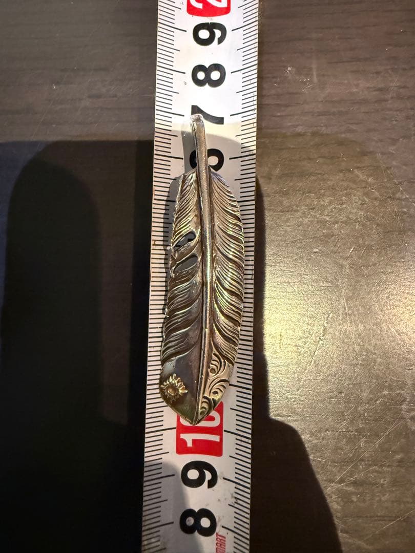 ARIZONAFREEDOM羽根ネックレス　フェザー太陽神K18 右向き