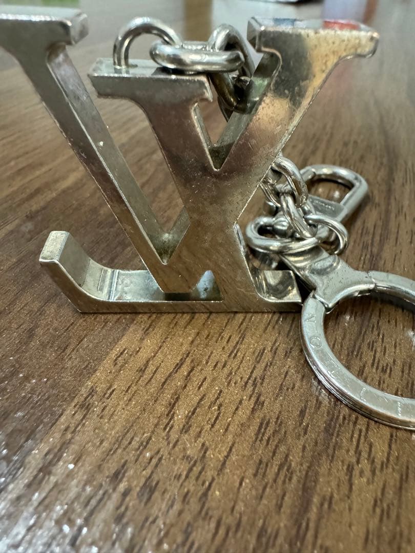louis vuitton キーホルダー