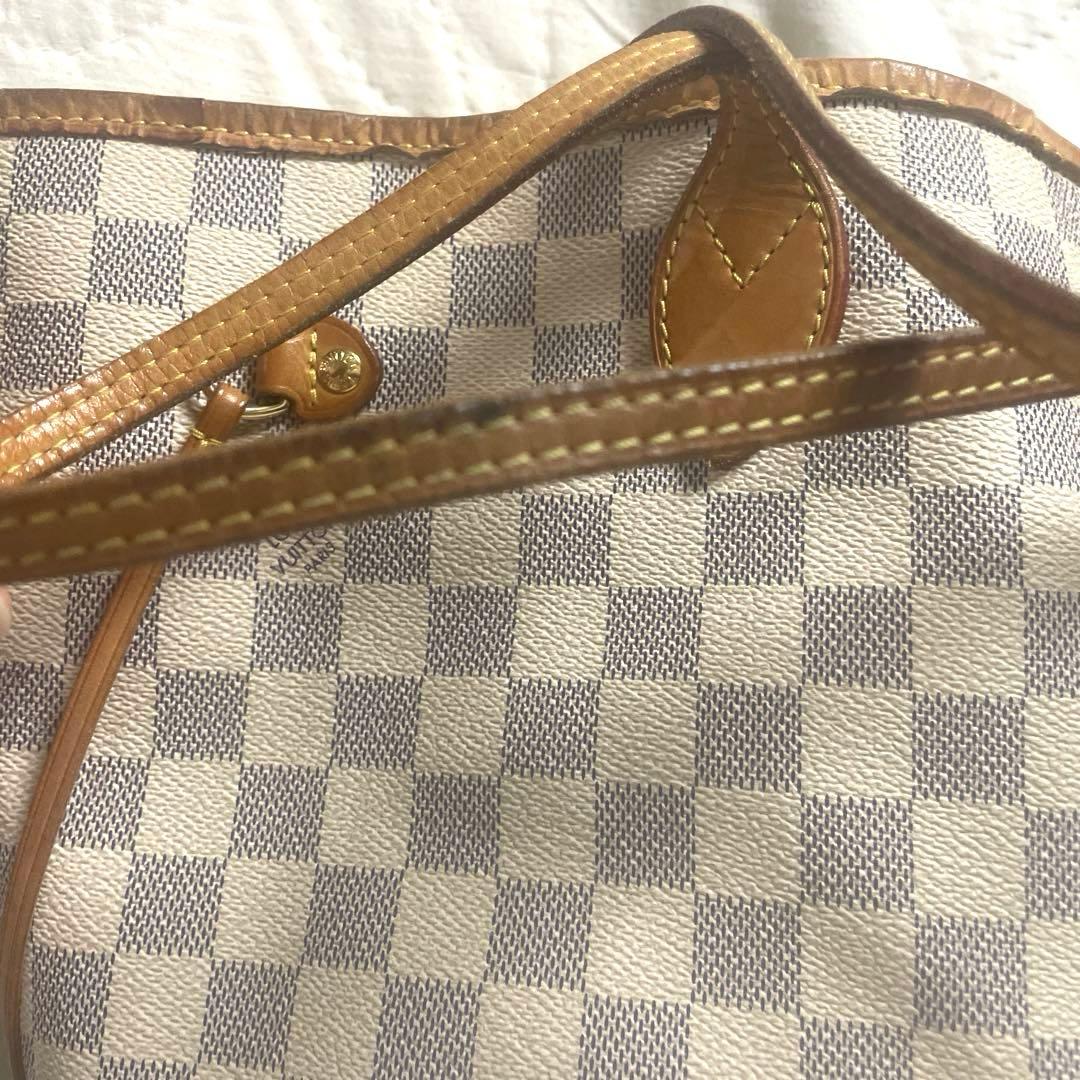 LOUIS VUITTON ネヴァーフル　白