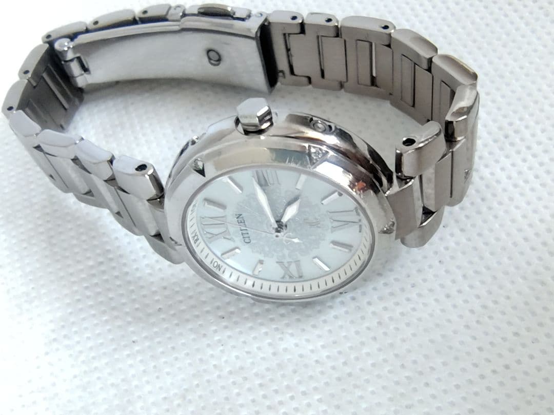 【電波ソーラー、美品、希少、電池新品】シチズン　クロスシー　6pダイヤ　白蝶貝