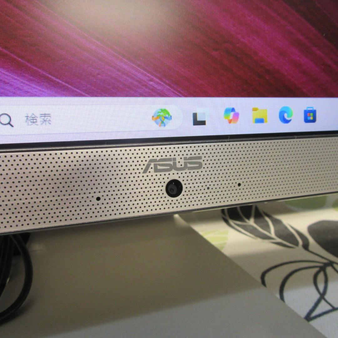 Win11公式対応i5/メ8G/新品SSD480G/カメラ/フレームレス/無線