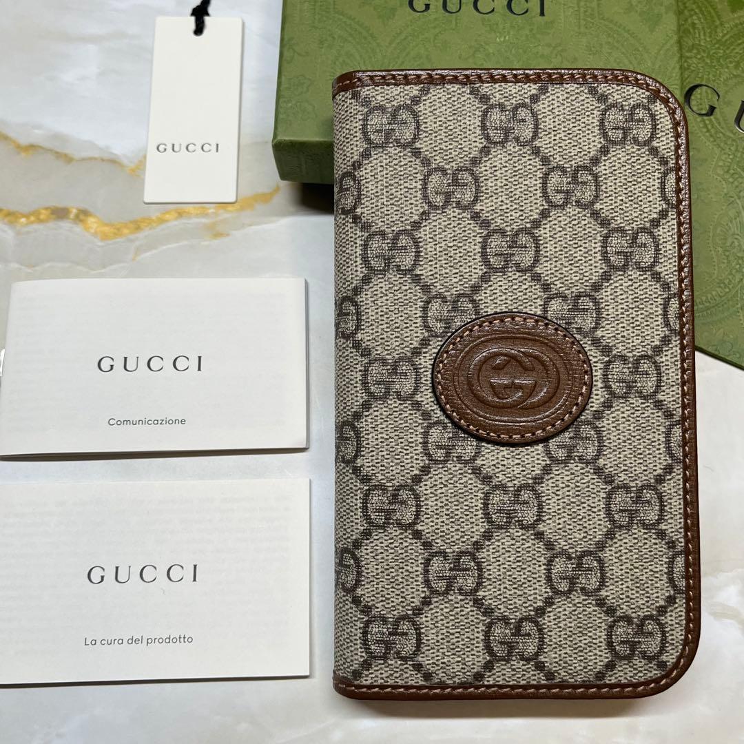 【新品未使用】GUCCI スマホケース iPhone15 手帳型　06
