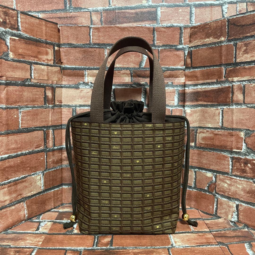 肩掛けバック　ランチバッグ　壁掛け小物入れ　チワワ　パネル生地