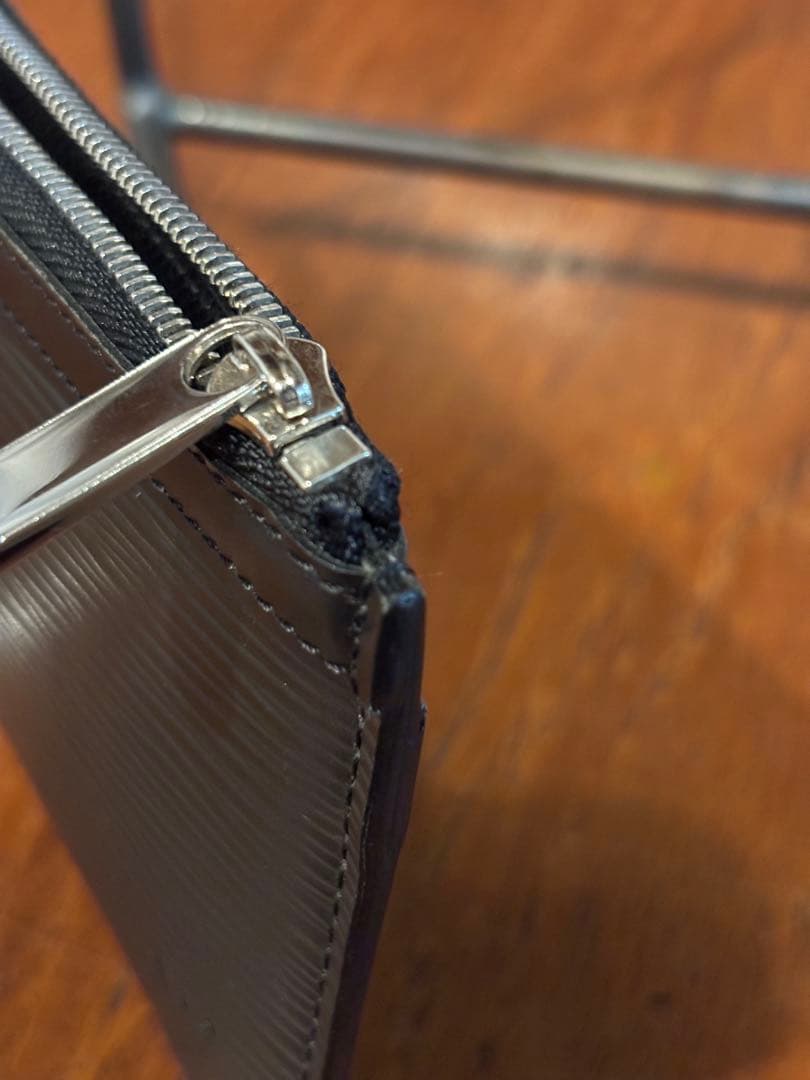 LOUIS VUITTON ポシェットクレNM ケース エピ ブラック