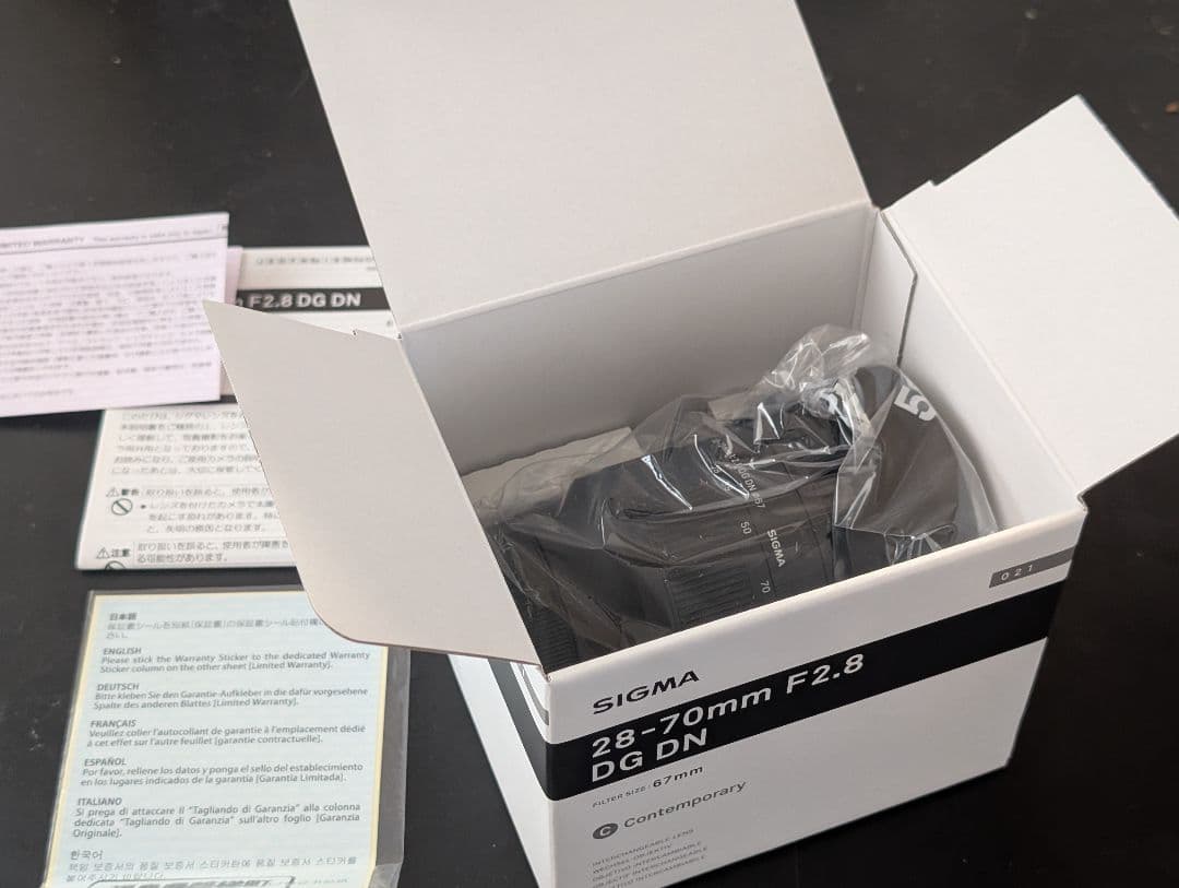 新品、未使用 SIGMA 28-70mm F2.8 DG DN ソニーEマウント