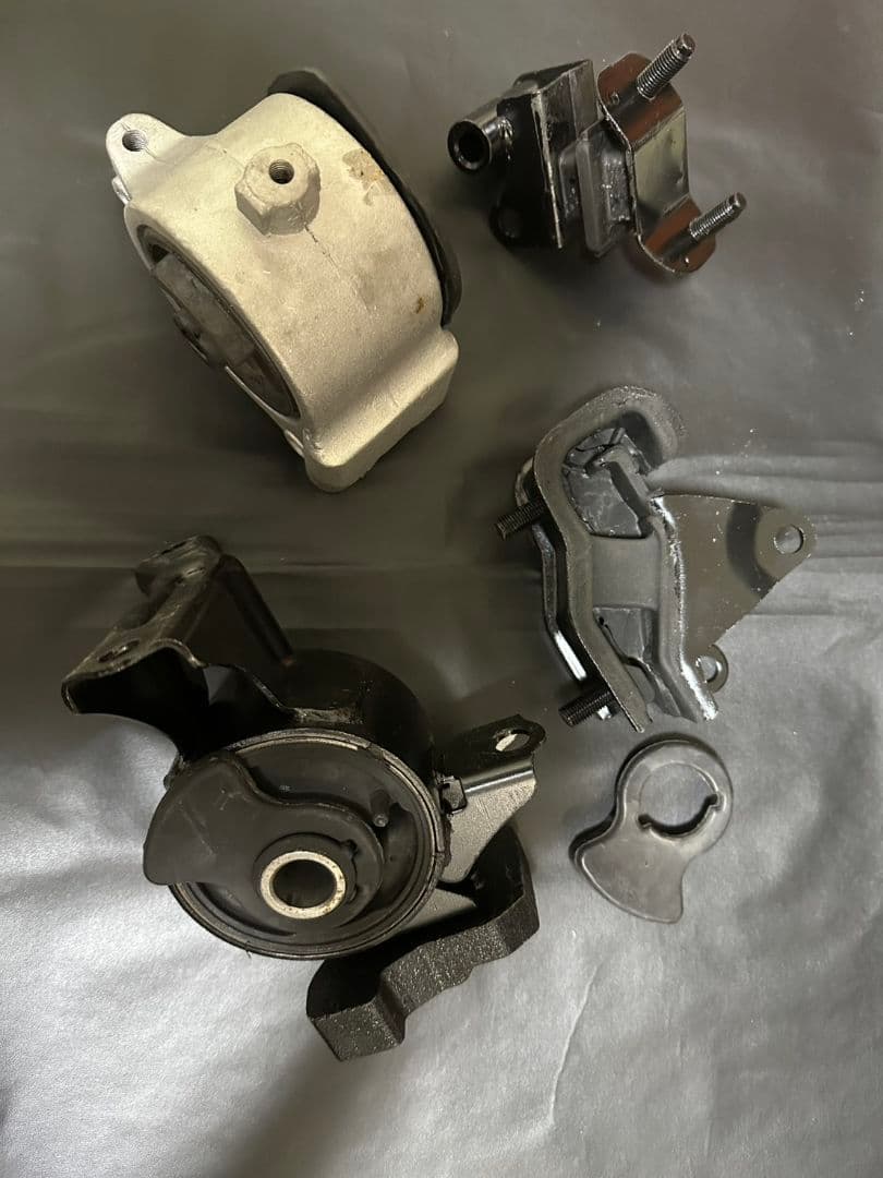 06〜08y ホンダ リッジライン　エンジンマウント　ミッションマウント