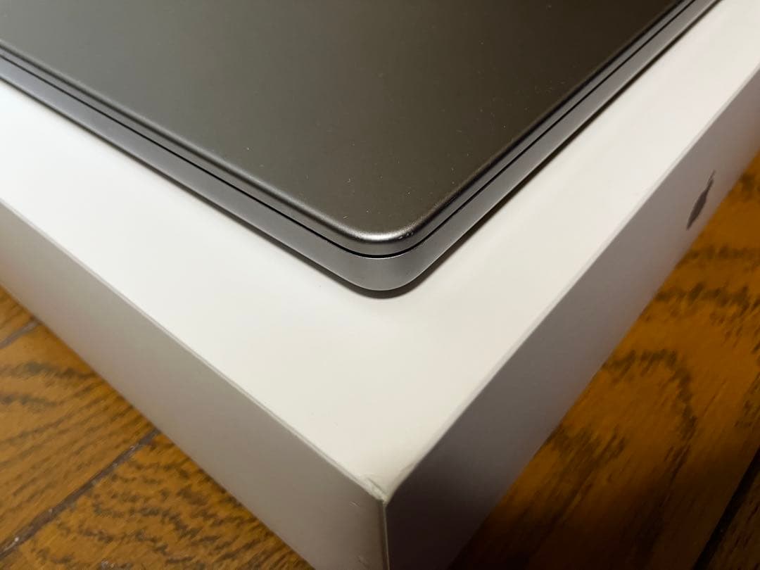 MacBook Pro 14インチ M3 / 512GB