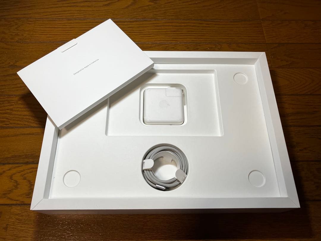 MacBook Pro 14インチ M3 / 512GB