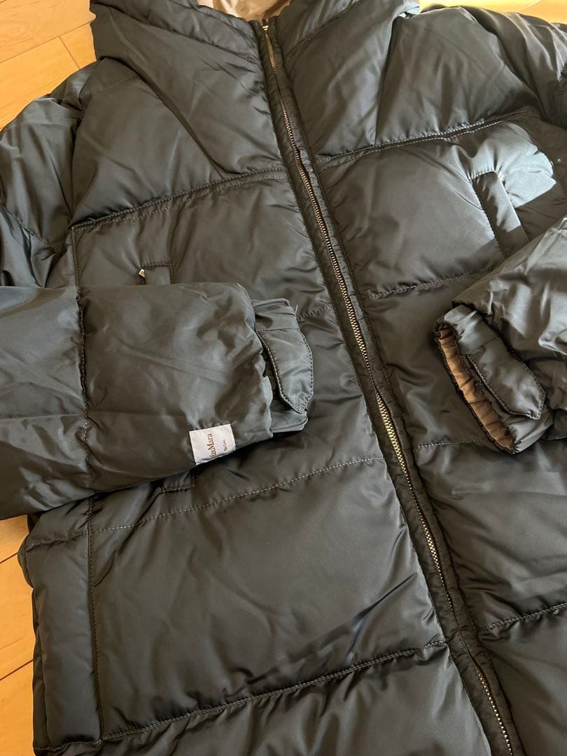 Max Mara リバーシブル　オリーブベージュ　美品　ダウンコート12万