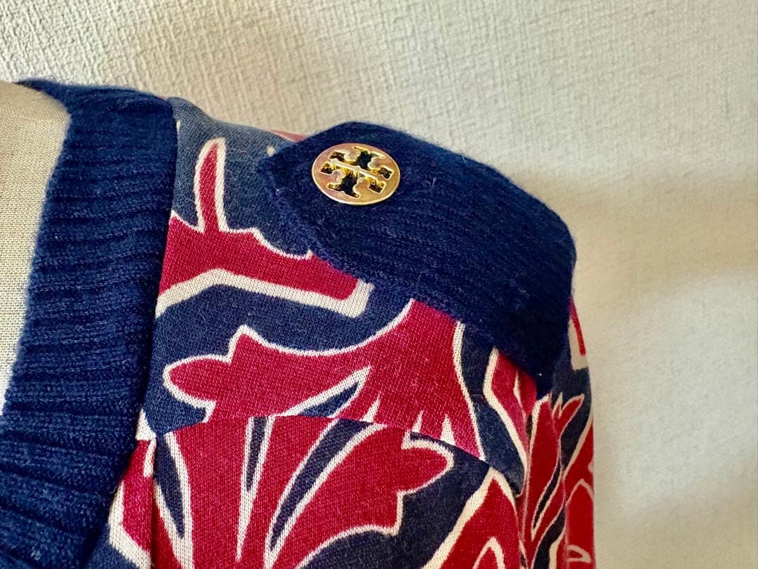 ❤️TORY BURCH シルク混　憲章付き　ロゴボタン　総柄　XS