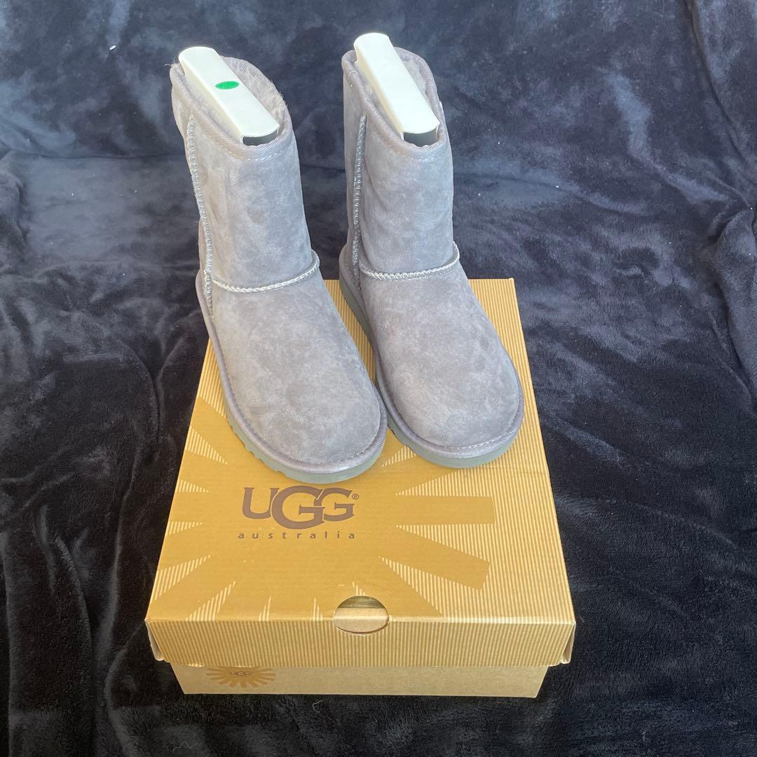 ［新品　未使用］UGG ムートンブーツサイズ21cm