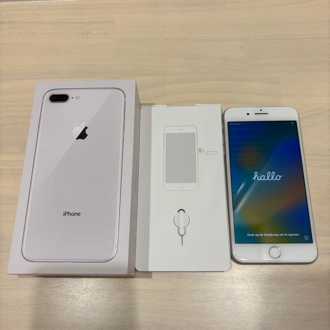 Apple iPhone 8 Plus シルバー 本体　スマホ　箱　256