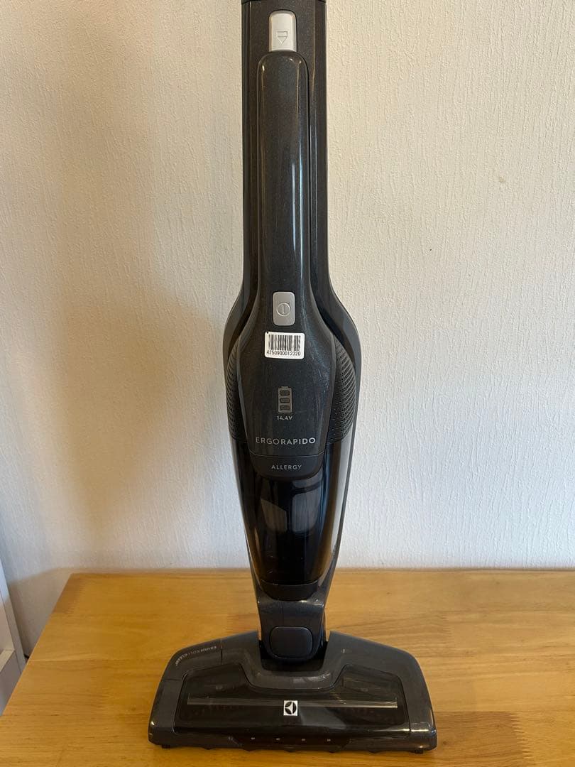 Electrolux エルゴラピード 掃除機 充電式　ZB3301