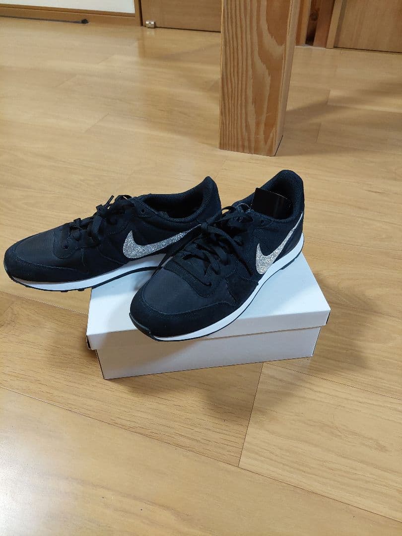 新品未使用　ナイキ　インターナショナリスト　27センチ