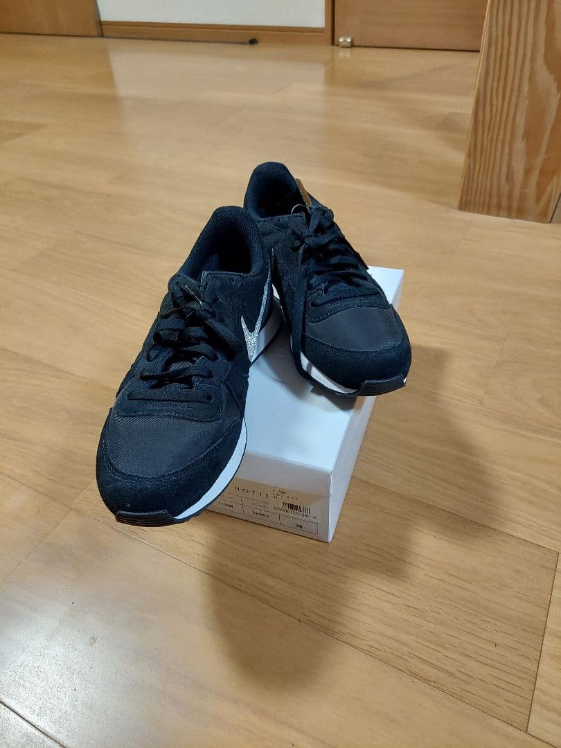 新品未使用　ナイキ　インターナショナリスト　27センチ