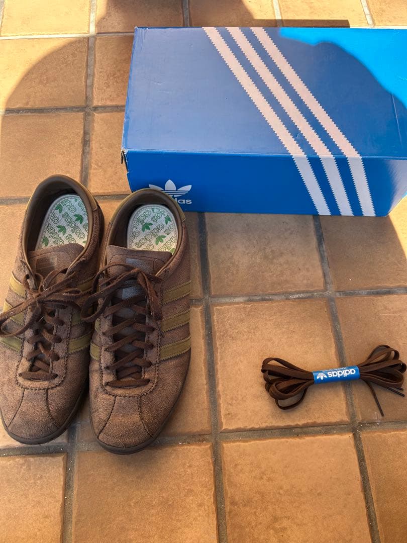 靴 adidas TOBACCO GRUEN GX6941 27.5