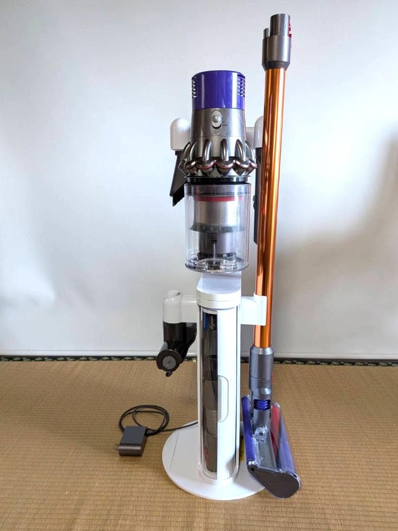 ダイソンV10 Fluffy SV12 フロアドック付　動作良好