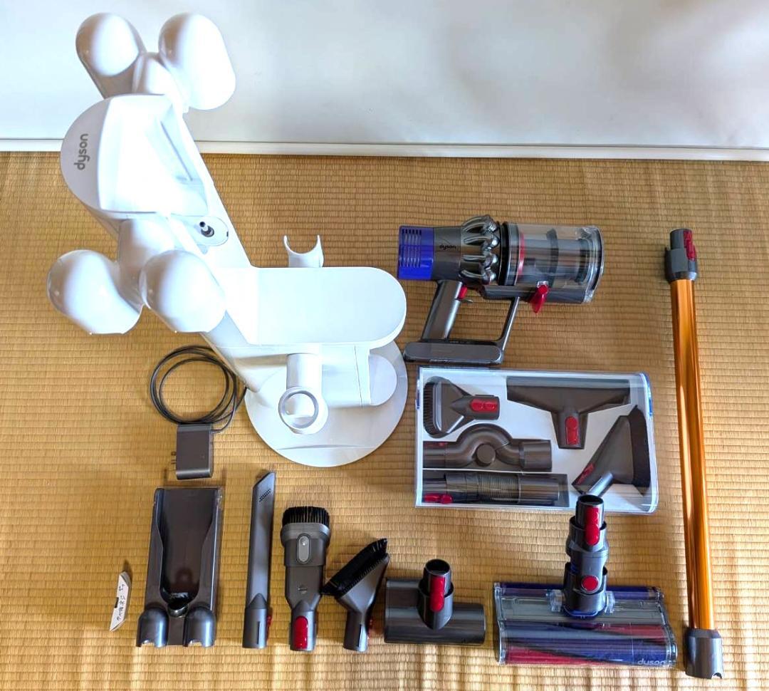 ダイソンV10 Fluffy SV12 フロアドック付　動作良好