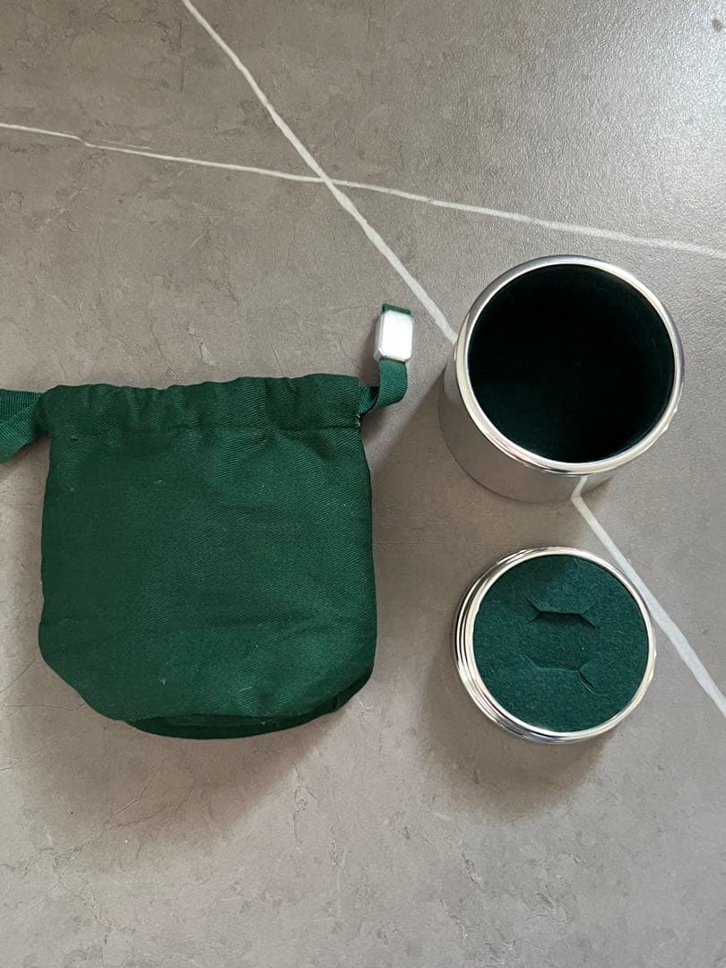 Boucheron シルバー 円筒型ボックス