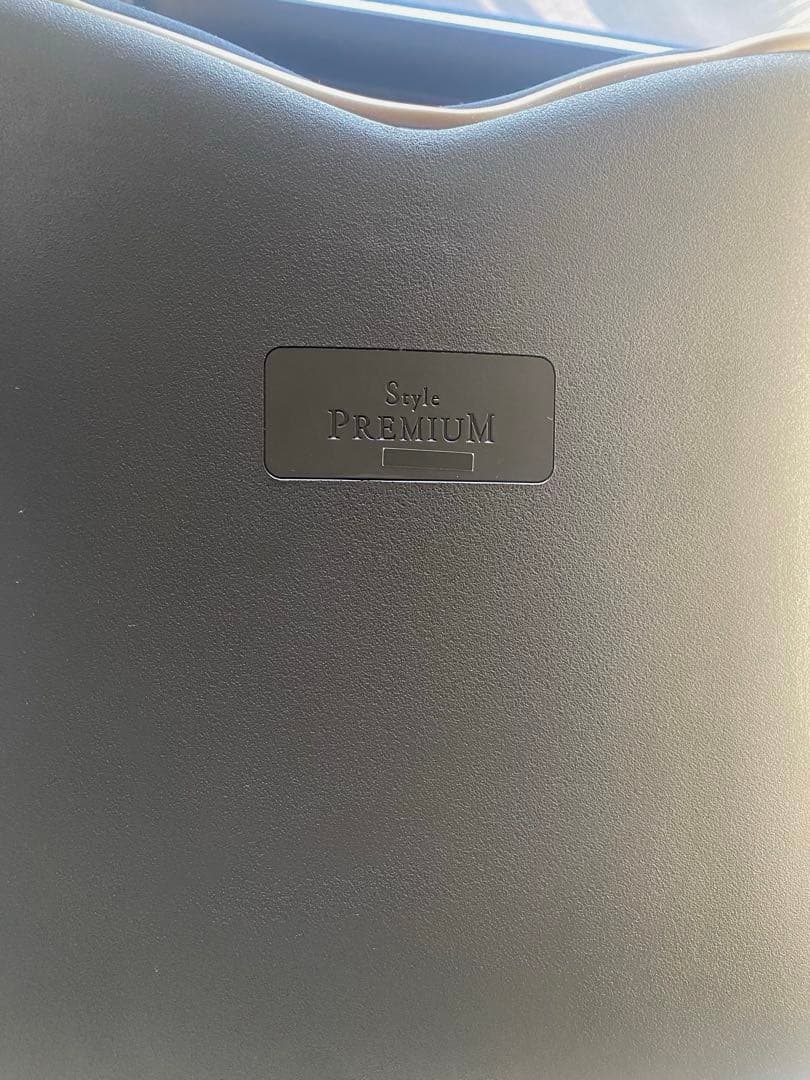 Style PREMIUM バタフライ型座椅子 ブラック　骨盤矯正用