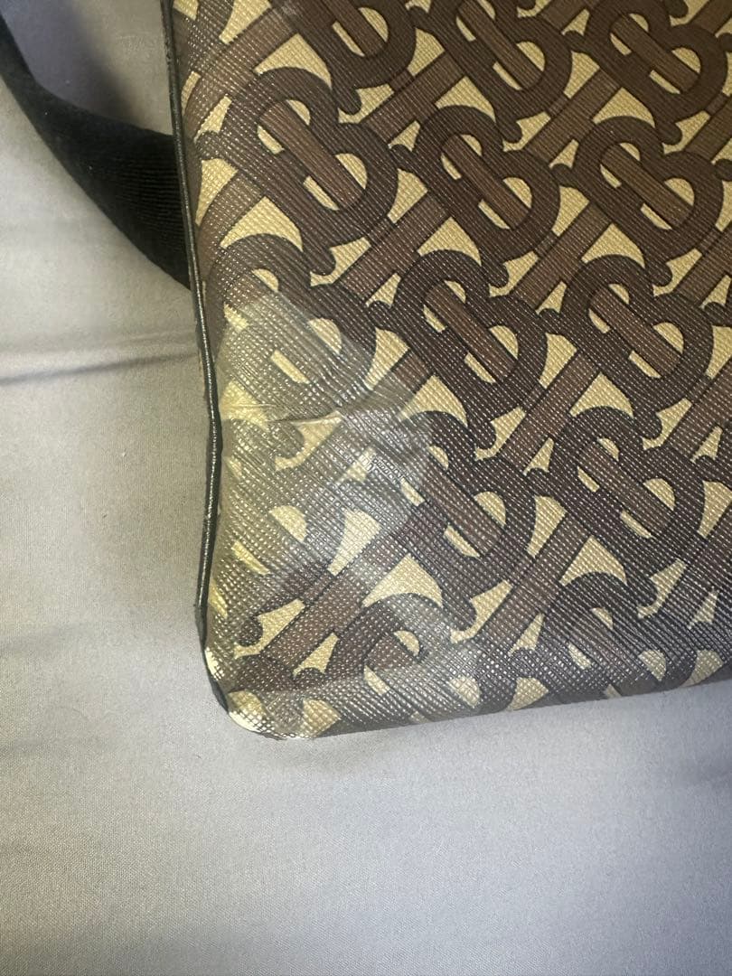 Burberry ショルダーバッグ　モノグラム　アナグラム