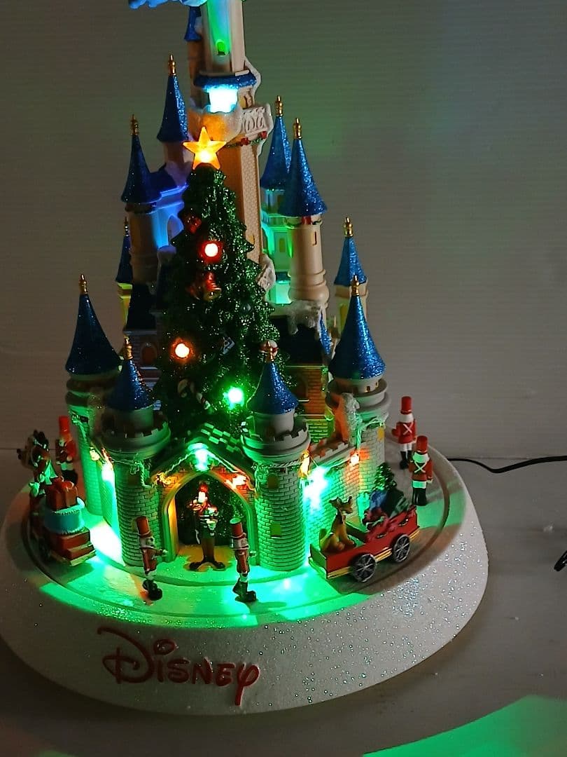 ディズニーセンターピースパレードシーンクリスマスオーメントコストコ