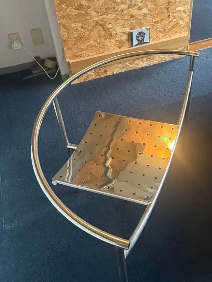 椅子 DR. SONDERBAR PHILIPPE STARCK