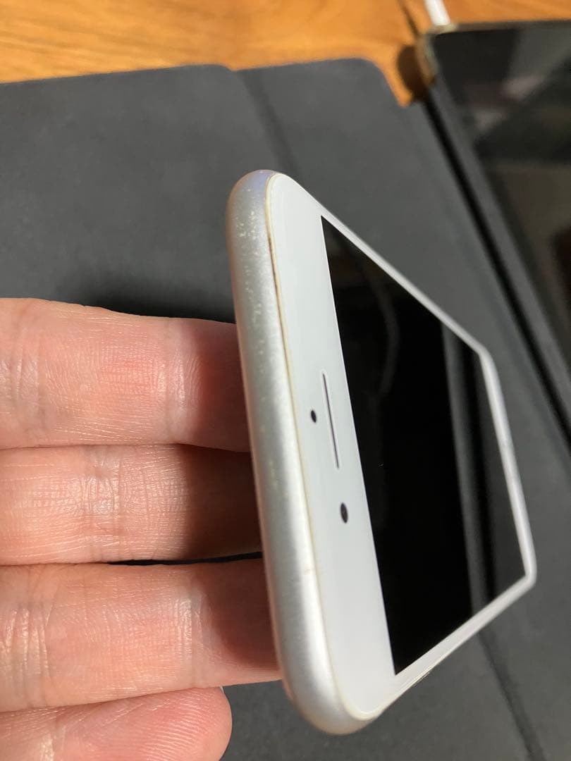 Apple iPhone8 本体　64G 美品