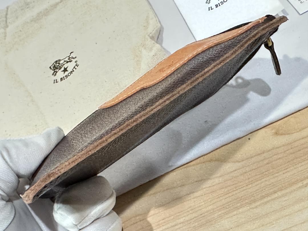 A365: 未使用 IL BISONTE レザーケース