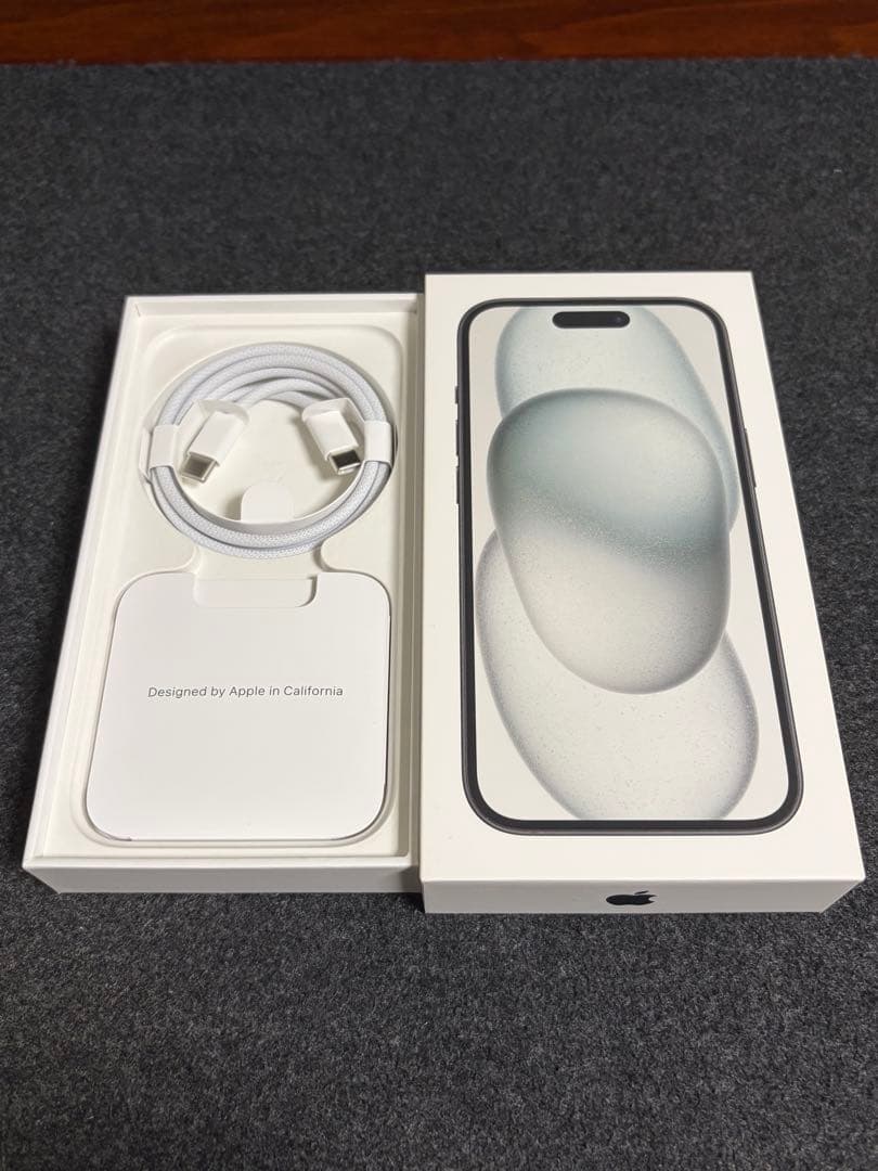 iPhone 15 256GB ブラック 本体