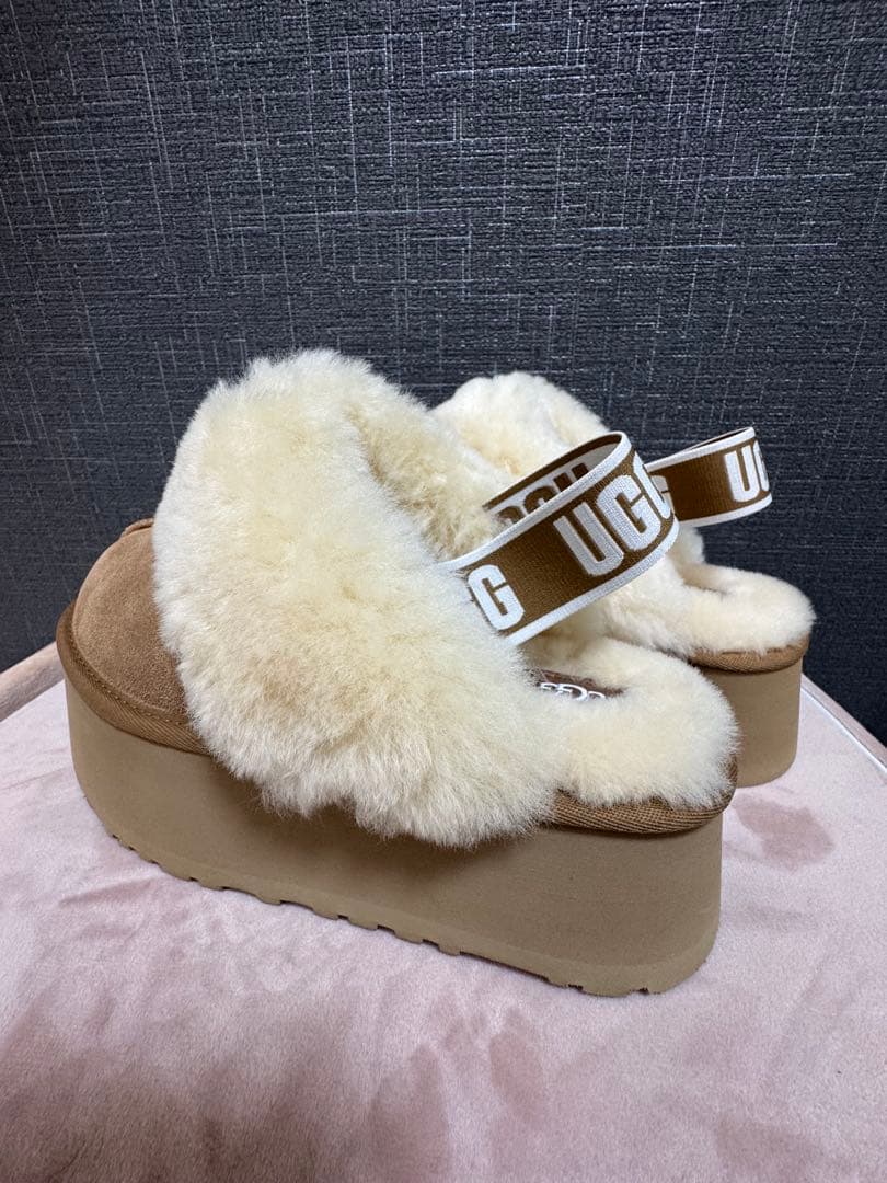 新品・未使用 UGG ファンケット 厚底 24cm