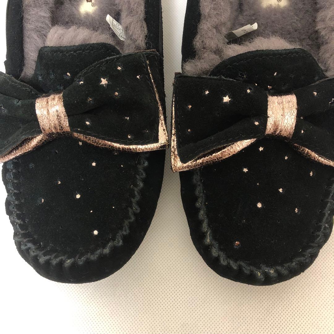 UGG ダコタスターガール ブラック リボン付き モカシン 23cm