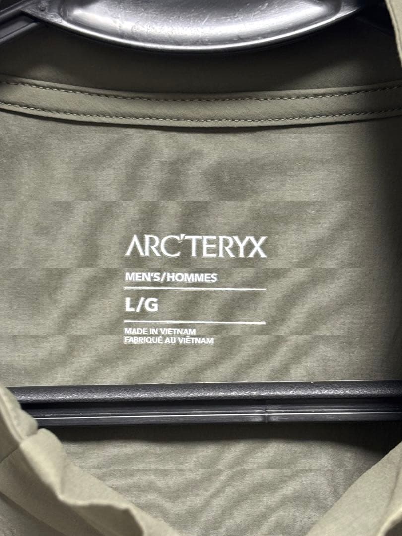 ARC'TERYX カーキ ナイロンジャケット L/G