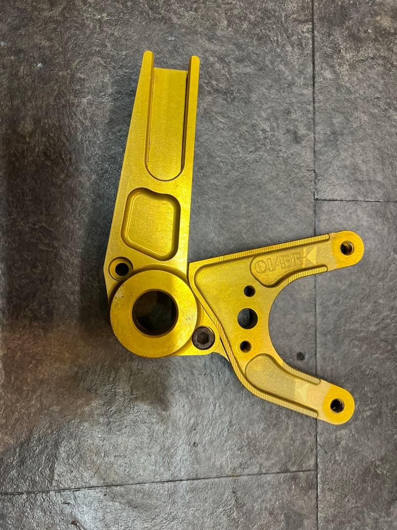 z900RS オーヴァーレーシング ブレーキキャリパーサポート