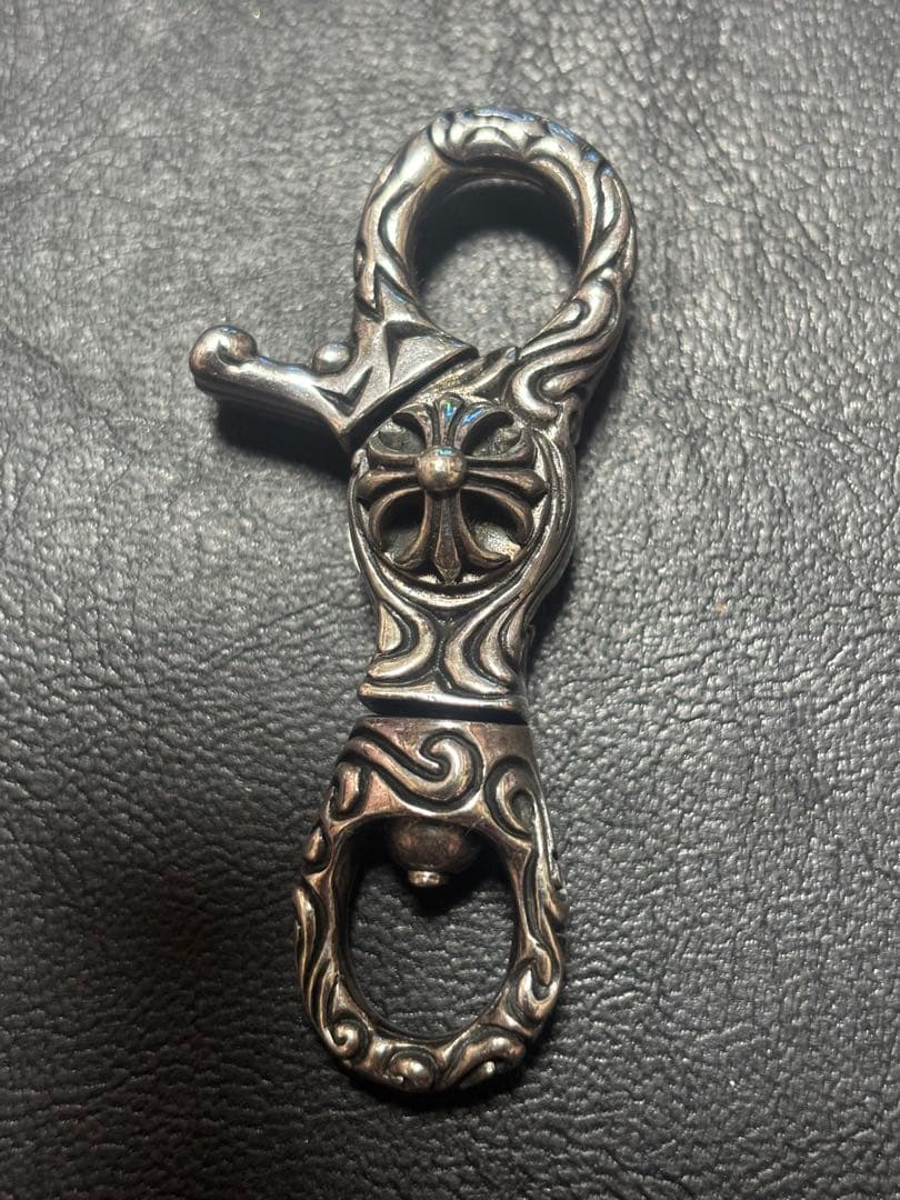 ALZUNI 大サイズナスカンクリップ　クロスボール&唐草モチーフ