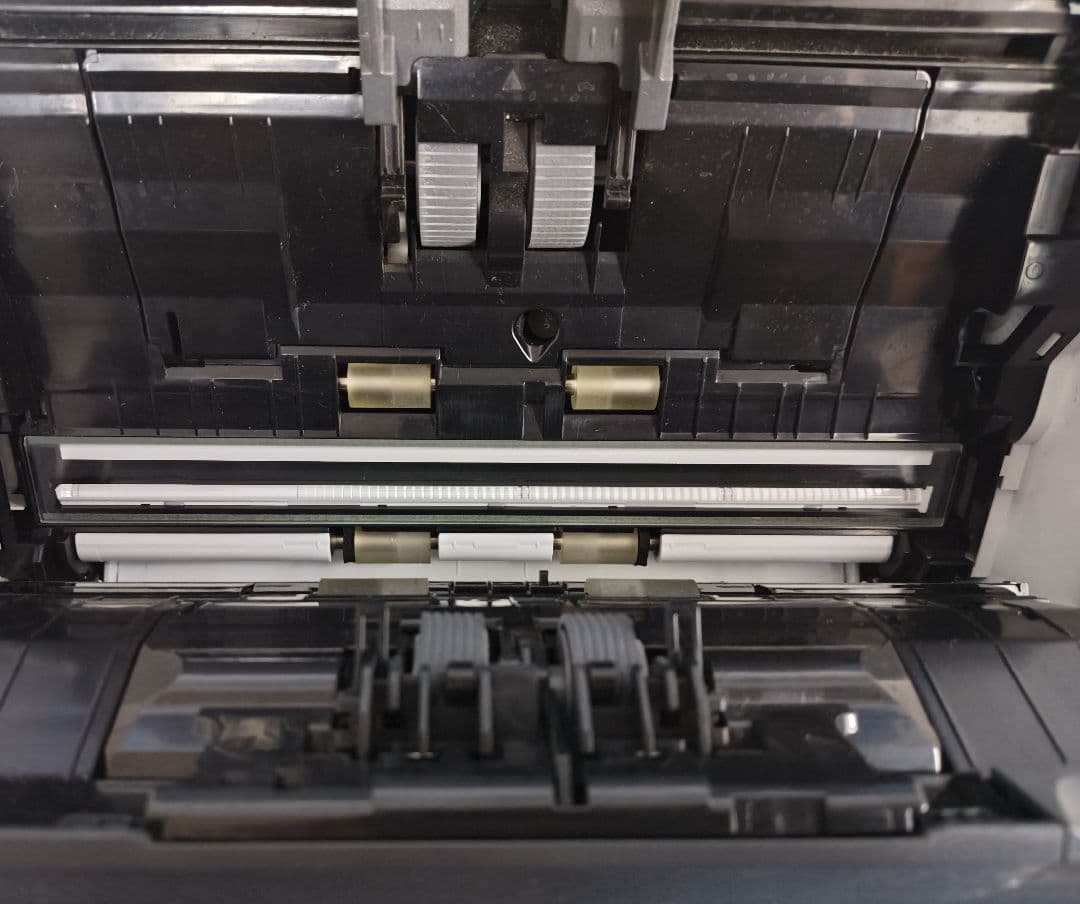 たまった書類を一気にスキャン 富士通 ScanSnap iX1500（白）使用少