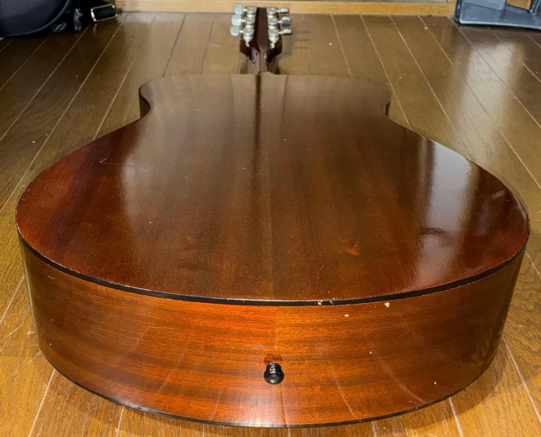 ひ*き様 ★　赤ラベル並みに鳴ります！綺麗な音色!ビンテージ　ヤマハFG130