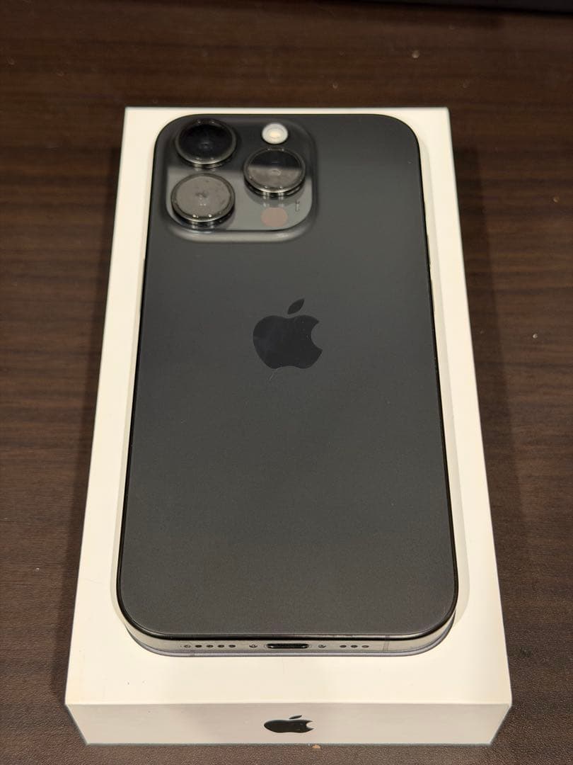 【かず様】iPhone 15 Pro ブラックチタニウム 256GB