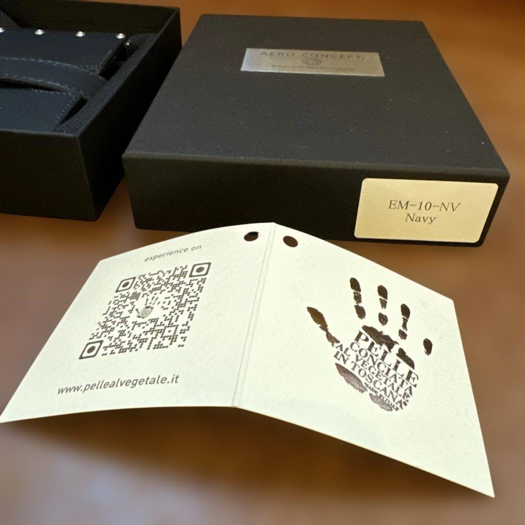 エアロコンセプト　カードケース・名刺入れ　新品・未使用品　箱付き　カラーNAVY