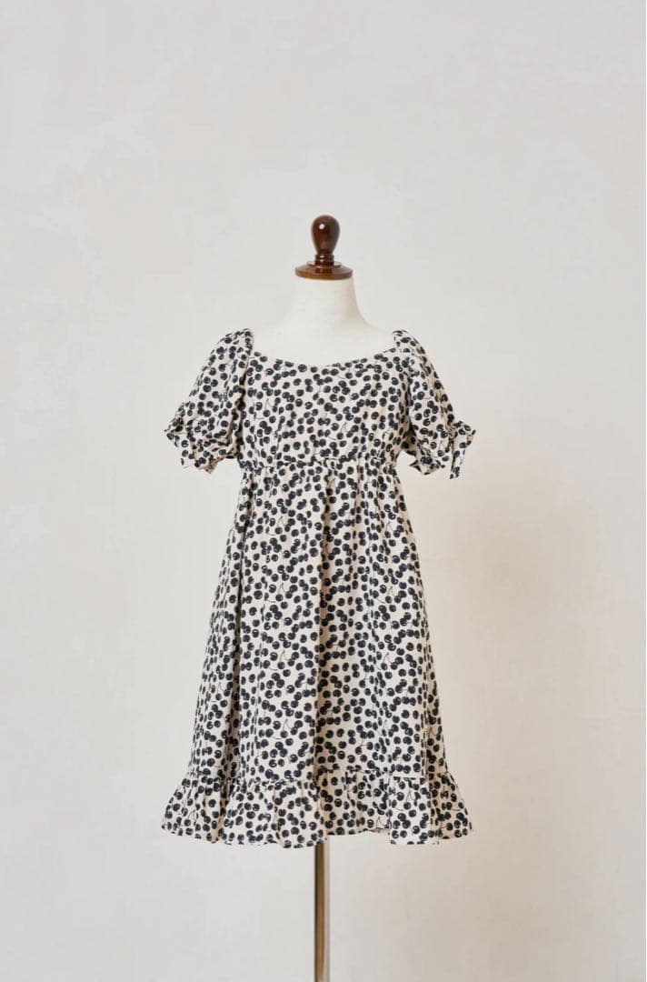 ワンピース Her lip to Baby Cherry Pattern One-Piece