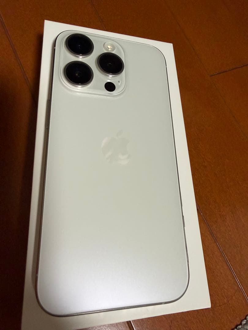 【美品】iPhone 15Pro 128G ホワイトチタニウム