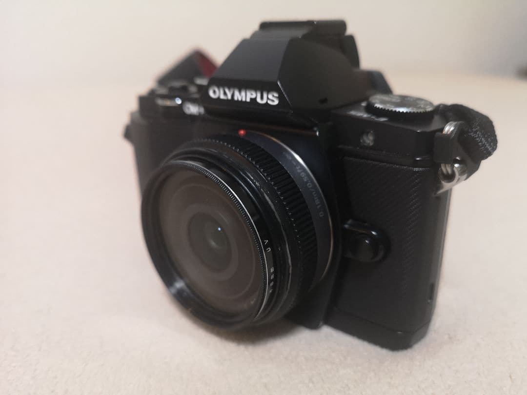 ★OLYMPUS OM-D E-M5★LUMIXレンズ2本付き★