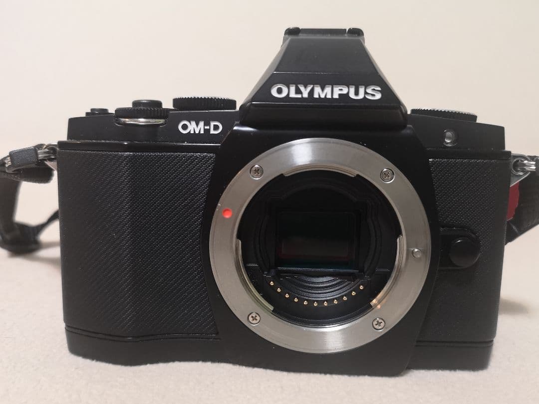 ★OLYMPUS OM-D E-M5★LUMIXレンズ2本付き★