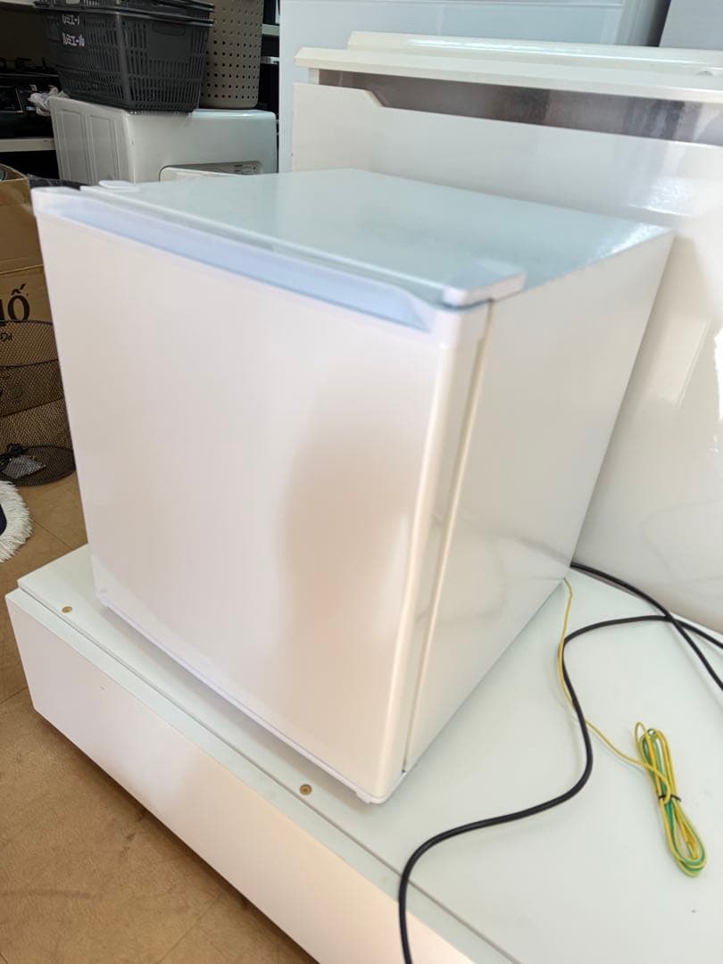 【極美品】エスケイジャパン　小型冷蔵庫