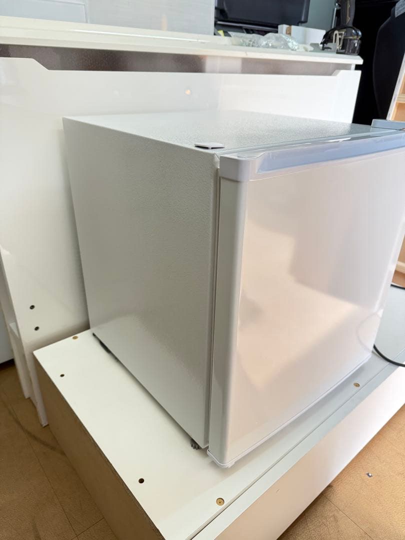 【極美品】エスケイジャパン　小型冷蔵庫