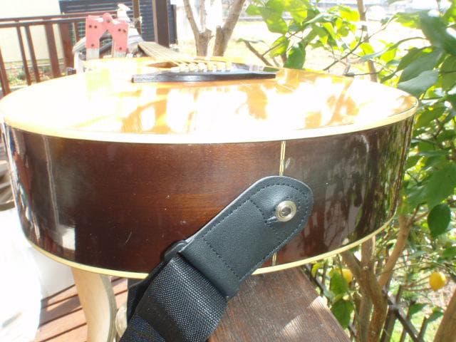 YAMAHA FG-202 赤ラベル　エレアコ装備　ライブでの使用可能。