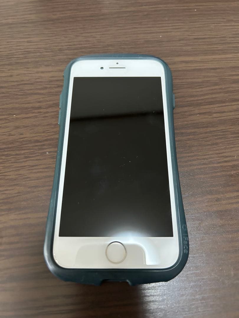 iPhone8 シルバー 64GB SIMフリー 初期化済み iFace付き