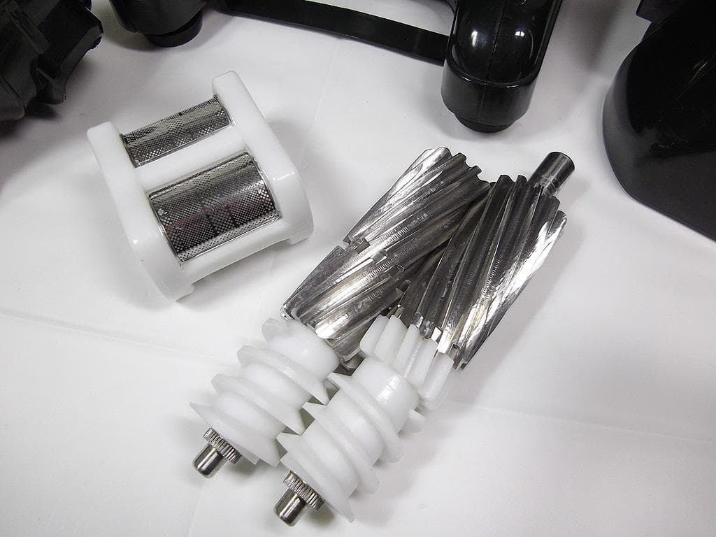 野菜しぼり器 スロージューサー しぼるくん 高波動ジュースマシン