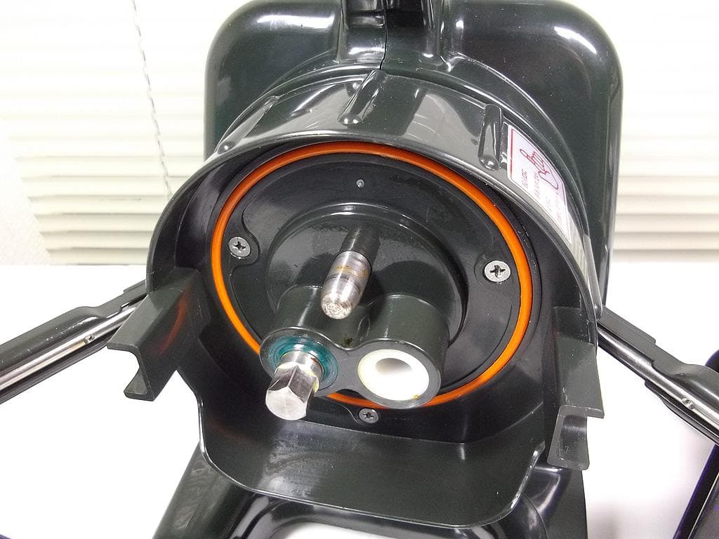 野菜しぼり器 スロージューサー しぼるくん 高波動ジュースマシン