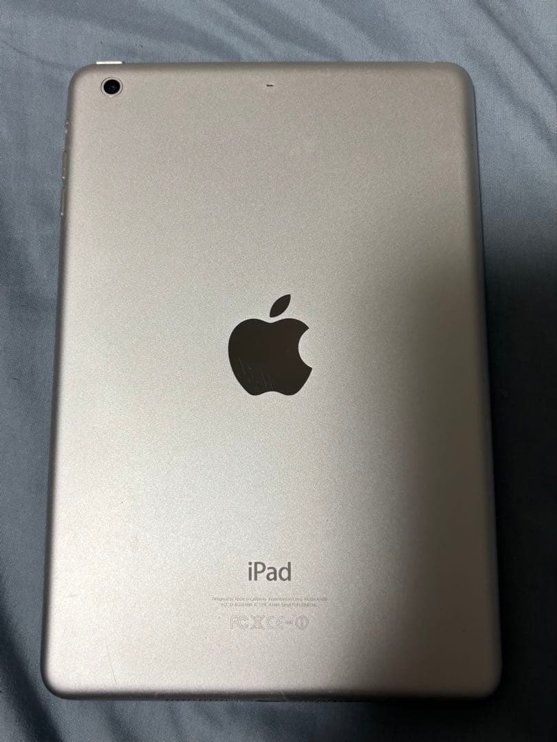 Apple iPad mini 2 Retinaディスプレイモデル シルバー本体